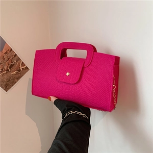 Women Fashion Crocodile Pattern Felt Tote Bag Minimalist Chain Shoulder Bag Lightweight Crossbody Handbag Casual Lady Purse