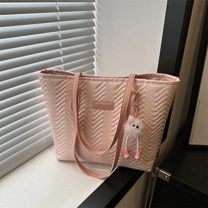Large Capacity Tote Bag Women PU Leather V-Quilted Shoulder Bag Casual Commuter Handbag With Plush Monster Charm