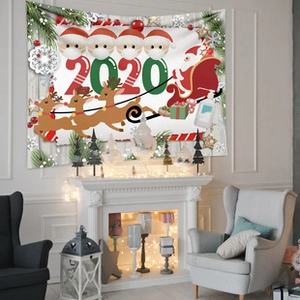 Détail de la tapisserie de Noël 2020 avec Père Noël et renne dans un salon chaleureux