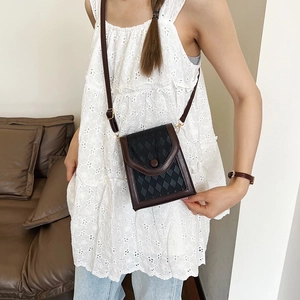 Petit sac bandoulière matelassé bicolore noir et marron pour téléphone portable