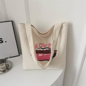 Borsa tote minimalista in tela beige con labbra rosa e testo artistico LOVE