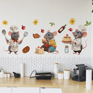 Stickers muraux de souris chefs avec gâteaux et vin dans une cuisine chaleureuse