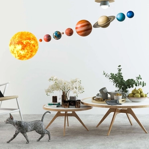 Pegatinas de pared del sistema solar con el sol y los planetas en pared de sala blanca