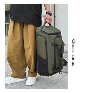 Détails du sac de sport vert olive imperméable avec poignées et anneaux en D solides