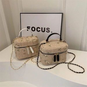 Women Fashion Woven Straw Bucket Bag With Floral Embroidery Chain Shoulder Strap Small Handbag For Summer Beach Vacation