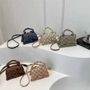 Minimalist crossbody square bags with geometric clover pattern in five various colors