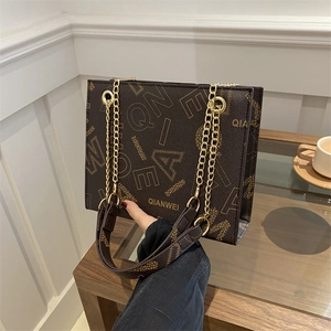 Retro Letter Print Shoulder Bag Women PU Leather Chain Tote Bag Casual Fashion Crossbody Bag Female Commuter Handbag