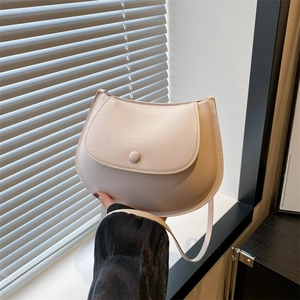 Fashion Solid Color PU Leather Saddle Shoulder Bag For Women Small Casual Crossbody Chain Bag Daily Travel Handbag