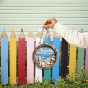 Panneau rond plat avec impression 2D plage océan et détails de chaîne métallique