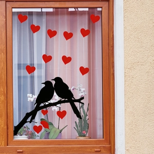 Détail de stickers électrostatiques coeurs et oiseaux pour décoration de vitre