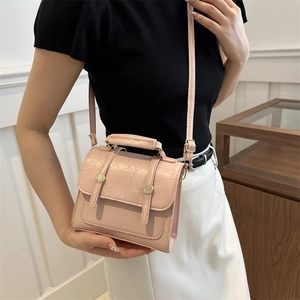 Sac à bandoulière rose vintage carré avec boucle dorée et poignée pour femme