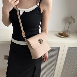Sac bandoulière minimaliste en cuir PU abricot avec fermoir ours doré et sangle réglable