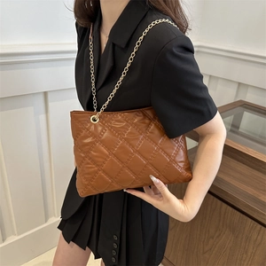 Fashion Women Quilted Shoulder Bag PU Leather Large Capacity Tote Bag Gold Chain Diamond Lattice Street Trend Versatile Handbag