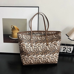 Grand sac cabas léopard avec poignées en cuir marron pour le shopping et le bureau