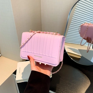 Sac à Épaule Femme en Cuir PU Mode Élégant Matelassé Vertical Bandoulière Chaîne Petit Sac Carré Pochette Sous les Bras
