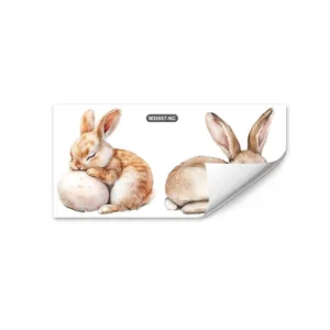 Detalle del adhesivo de pared de conejo de Pascua en acuarela con dimensiones precisas