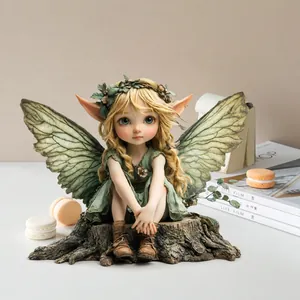 Dettaglio di figurina fata 2D in acrilico con base trasparente per decoro casa