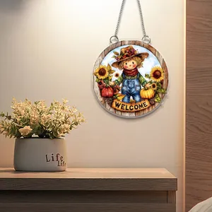 Detailansicht eines 2D-Acryl-Willkommensschilds mit Cartoon-Vogelscheuche und Kürbissen