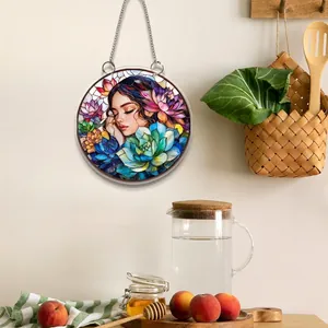 Flacher 2D-Acryl-Anhänger im Buntglas-Stil mit Frau und Sukkulenten als Frühlingsdekoration