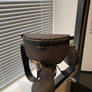 Sac de Poitrine Femme Vintage Monogramme en Cuir PU Sac Bandoulière Mode Décontractée avec Pochette Ronde Bandoulière Large Réglable