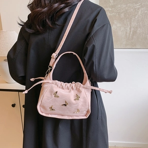 Borsa Nuvola in Pelle PU Plissettata da Donna Piccola Borsa a Tracolla con Coulisse con Decorazione a Farfalla Metallica Dolce Borsa