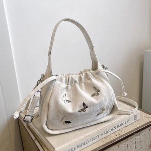 Borsa a secchiello nuvola bianco crema con farfalle argentate e chiusura a coulisse