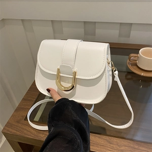 Women Retro PU Leather Crossbody Bag Gold Horseshoe Buckle Small Shoulder Saddle Bag Chic Minimalist Fashion Elegant