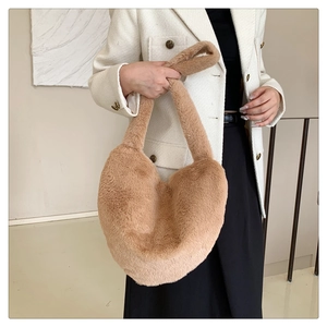 Sac à main chic en fausse fourrure de chameau en forme de cœur pour femme au style coréen