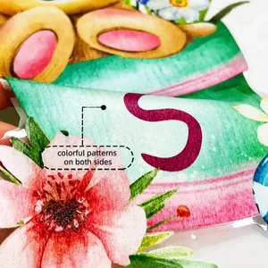 Primer plano de pegatinas de Pascua de doble cara en material flexible y transparente