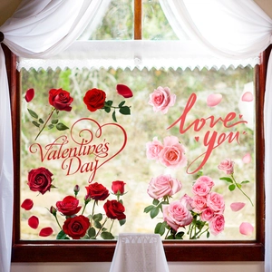 Detail van Valentijnsdag raamstickers met rode rozen en romantische Love You belettering