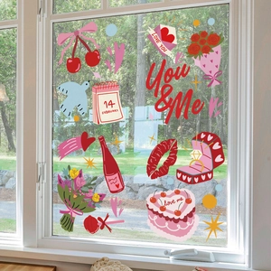Detail van Valentijn statische raamstickers met rozen, hartjestaart en liefdesmotieven