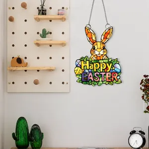 Nahaufnahme der Happy Easter Hasen-Deko aus Acryl mit nostalgischen Blumenmustern