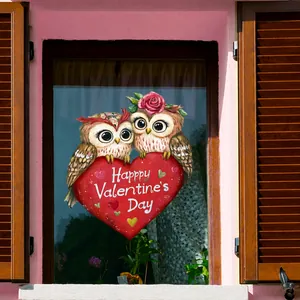Gemütliche Valentinstag-Eulen mit rotem Herz als statischer Fensteraufkleber am Fenster