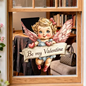 Detail eines Vintage Cupid Fensteraufklebers mit Be my Valentine Banner auf Glas