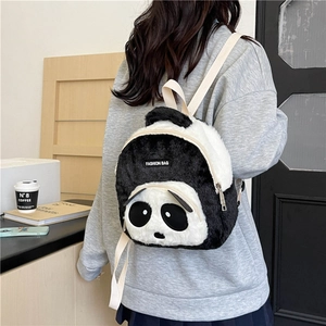 Mochila de peluche de panda para niños con colores contrastantes y correas suaves