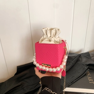 Women Korean Artificial Pearl Handle Bucket Bag Woven PU Leather Small Square Shoulder Crossbody Bag With Gold Chain Strap Fashion Bag