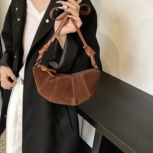 Borsa a Spalla Donna a Mezzaluna alla Moda in Pelle PU Pieghettata Borsa a Tracolla Minimalista Francese Chic Dumpling Purse