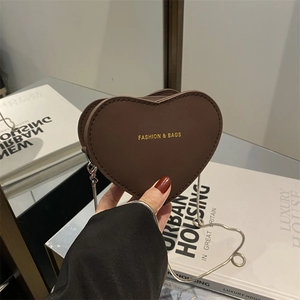 Fashion Heart Shaped Mini Crossbody Bag PU Leather Metal Chain Strap Zipper Closure Trendy Small Shoulder Bag For Women
