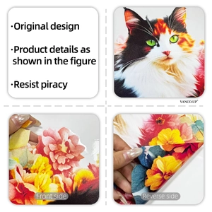 Dettaglio del fronte e del retro dell'adesivo statico per finestre gatto e fiori