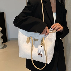 Women Large Capacity Embossed Cartoon Tote Bag Casual PU Leather Shoulder Bag With Plush Pendant Fashion Commuter Handbag