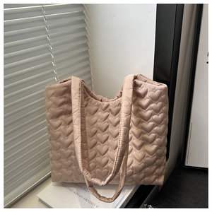 Beige heart quilted tote bag with large capacity for women's autumn winter casual use