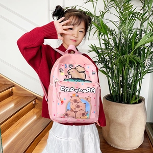 Rosa Capybara Kinderrucksack mit großem Fassungsvermögen und seitlichen Netztaschen