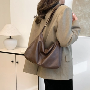 Deep brown leather hobo bag for women with minimalist retro design and large capacity