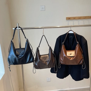 Retro large capacity PU leather hobo bags in black brown and tan with chain straps