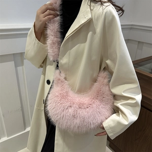Sac bandoulière demi-lune en fausse fourrure rose pour femme, accessoire mode d'hiver