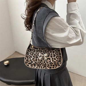 Sac Sous Le Bras Léopard Pour Femme En Cuir PU Avec Nœud En Métal Argenté Petit Sac À Épaule Rétro Style Hobo