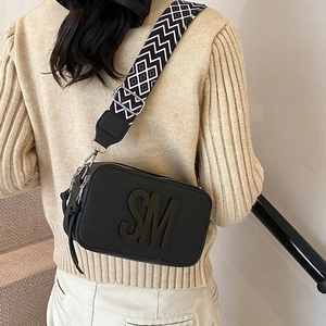 Women PU Leather Camera Bag With Wide Geometric Strap SM Letter Logo Crossbody Shoulder Purse Fashion