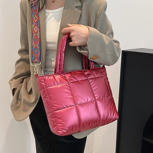 Sac Fourre-Tout Matelassé Puffer Pour Femmes Nylon Métallique Brillant Sac À Épaule Avec Large Bandoulière Géométrique Colorée