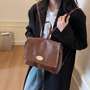Korean Style Women Retro PU Leather Backpack Fashion Vintage Flap Handbag With Gold Metal Plate For University Daily Travel