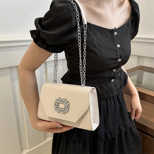 Cream chain crossbody bag with square crystal buckle decoration for elegant women